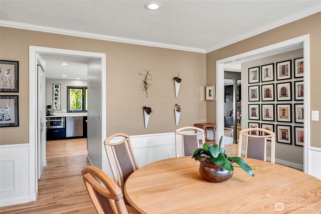 2431 84th Avenue SE, Mercer Island, WA 98040