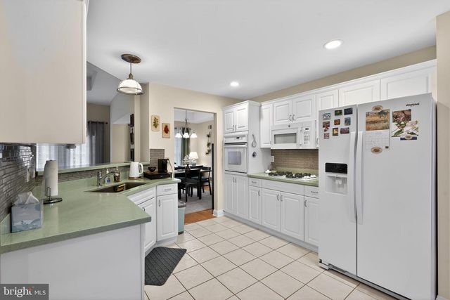 13 HEDGE ROW RD, Princeton, NJ 08540