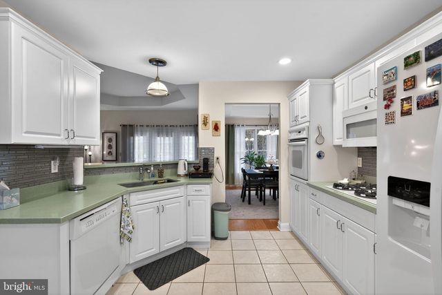 13 HEDGE ROW RD, Princeton, NJ 08540