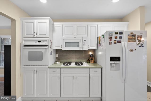 13 HEDGE ROW RD, Princeton, NJ 08540