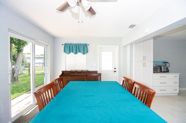 5711 NW 48th Avenue, Tamarac, FL 33319