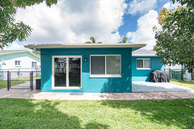 5711 NW 48th Avenue, Tamarac, FL 33319