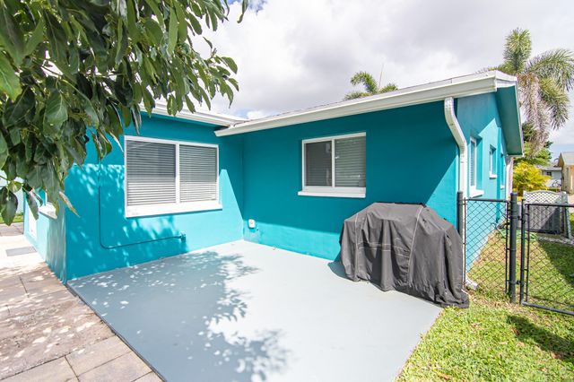 5711 NW 48th Avenue, Tamarac, FL 33319