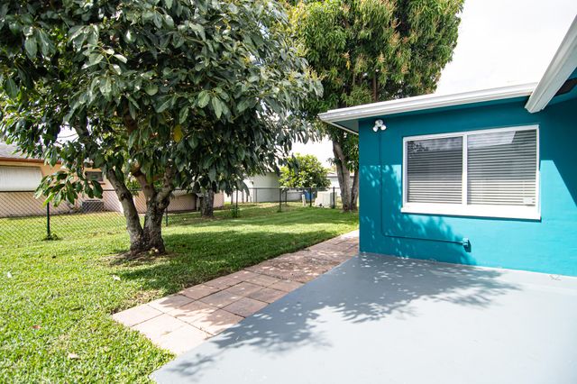 5711 NW 48th Avenue, Tamarac, FL 33319