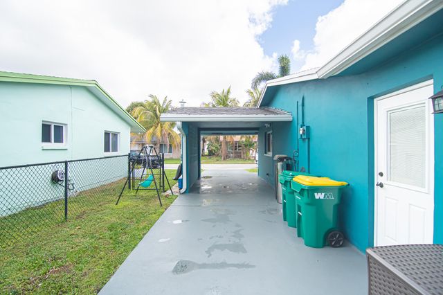 5711 NW 48th Avenue, Tamarac, FL 33319