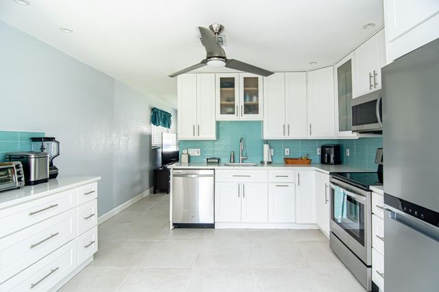 5711 NW 48th Avenue, Tamarac, FL 33319