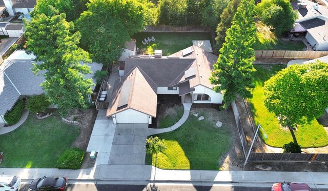 42 Mckelvy Ave, Clovis, CA 93611