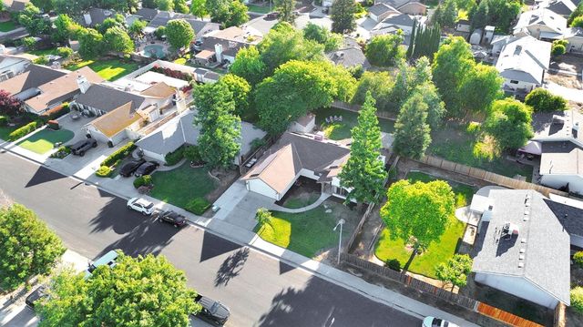 42 Mckelvy Ave, Clovis, CA 93611