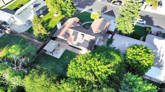 42 Mckelvy Ave, Clovis, CA 93611