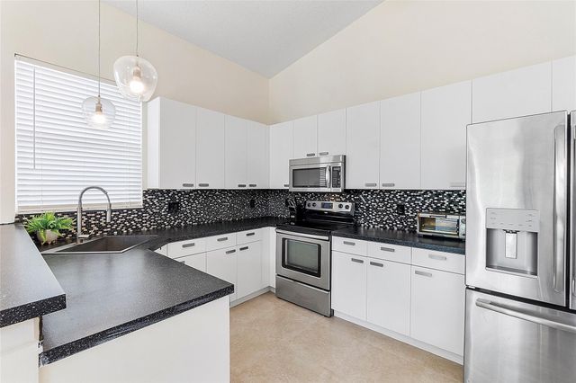 10650 NW 48th St, Coral Springs, FL 33076