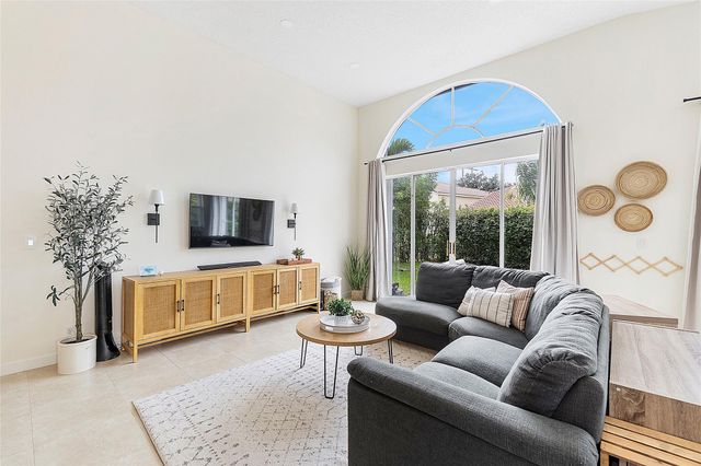 10650 NW 48th St, Coral Springs, FL 33076