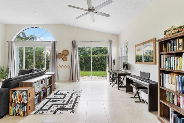 10650 NW 48th St, Coral Springs, FL 33076