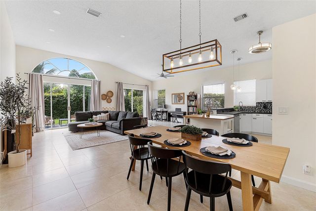 10650 NW 48th St, Coral Springs, FL 33076