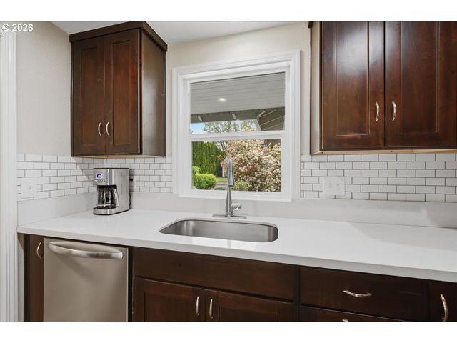 4620 Sw 183RD Ct, Beaverton, OR 97078