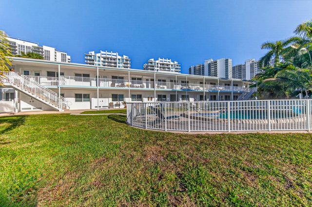 2815 NE 33rd Avenue 106, Fort Lauderdale, FL 33308