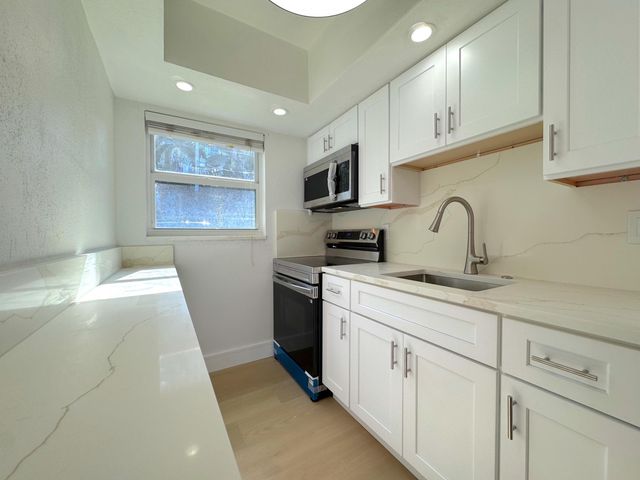 2815 NE 33rd Avenue 106, Fort Lauderdale, FL 33308