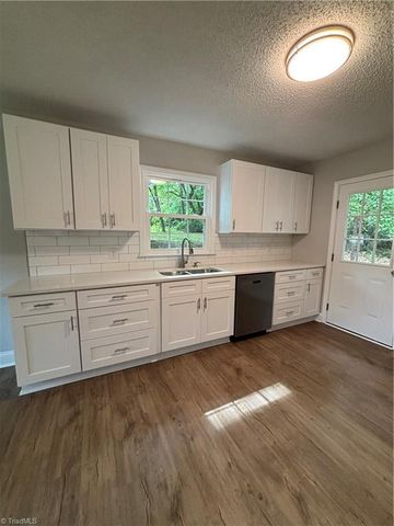 1348 Calvert Drive, Winston-salem, NC 27107