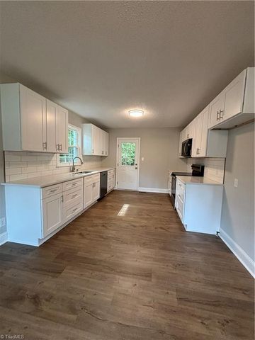 1348 Calvert Drive, Winston-salem, NC 27107