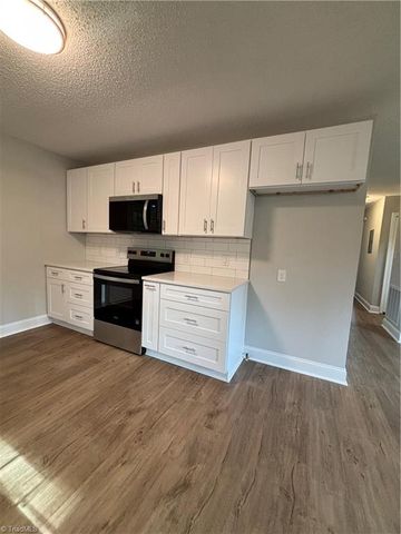 1348 Calvert Drive, Winston-salem, NC 27107