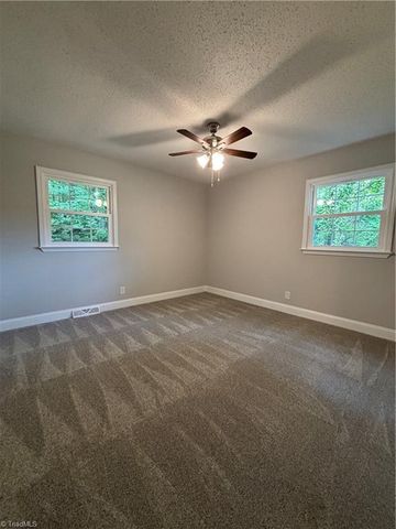 1348 Calvert Drive, Winston-salem, NC 27107