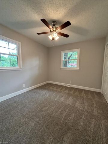 1348 Calvert Drive, Winston-salem, NC 27107