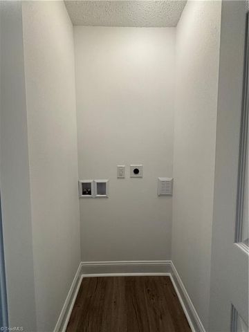 1348 Calvert Drive, Winston-salem, NC 27107