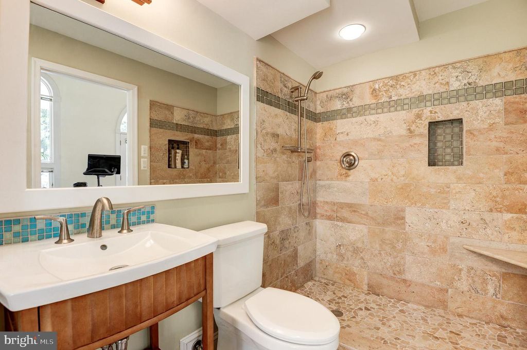 11501 SKIPWITH LN, Potomac, MD 20854