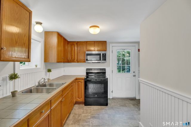 34 Sunset Avenue, Old Saybrook, CT 06475