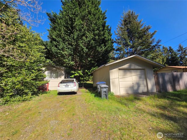 1160 E Lakeshore Drive W, Shelton, WA 98584