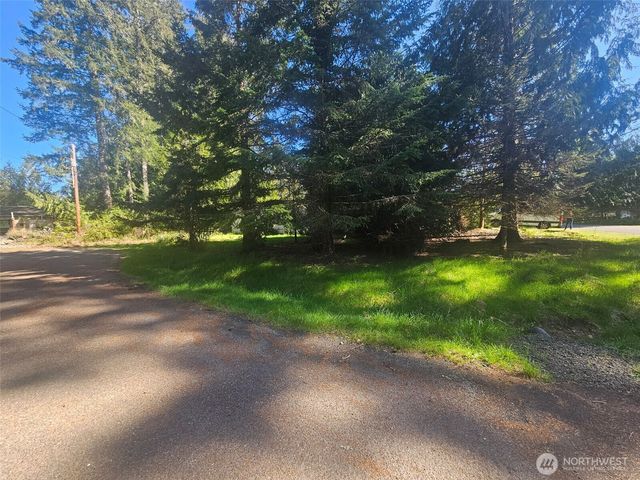 1160 E Lakeshore Drive W, Shelton, WA 98584