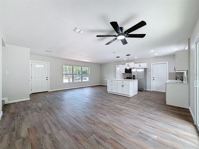 7648 15TH AVENUE N, St Petersburg, FL 33710