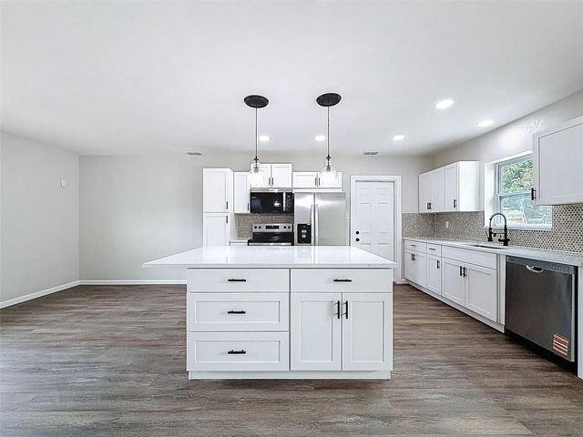 7648 15TH AVENUE N, St Petersburg, FL 33710