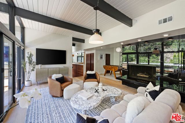 3905 Pacheco Drive, Sherman Oaks, CA 91403