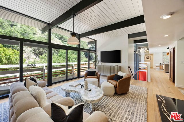 3905 Pacheco Drive, Sherman Oaks, CA 91403