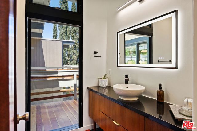 3905 Pacheco Drive, Sherman Oaks, CA 91403