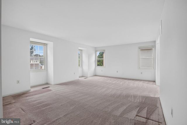 153 HUNSICKER DR, Collegeville, PA 19426