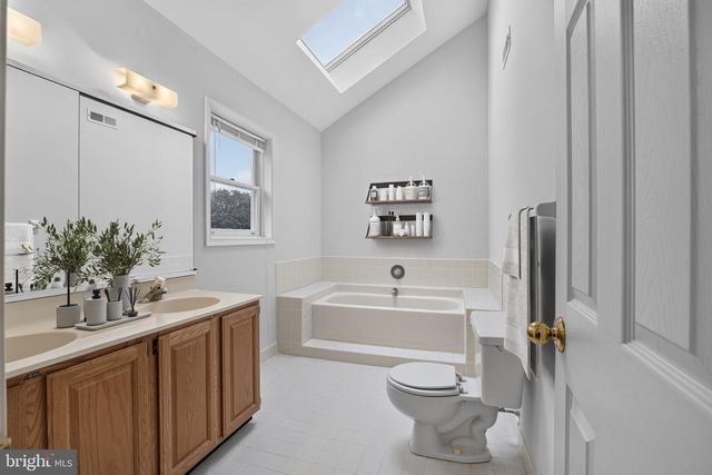 153 HUNSICKER DR, Collegeville, PA 19426