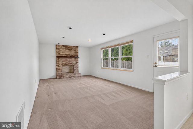 153 HUNSICKER DR, Collegeville, PA 19426