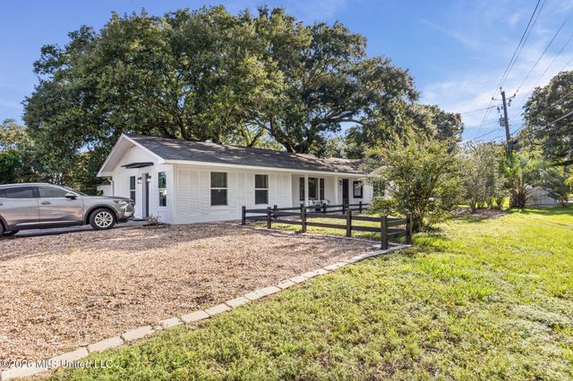 1560 E Second Street, Pass Christian, MS 39571