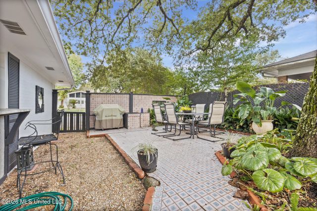 1560 E Second Street, Pass Christian, MS 39571