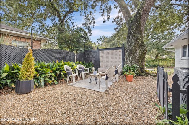 1560 E Second Street, Pass Christian, MS 39571