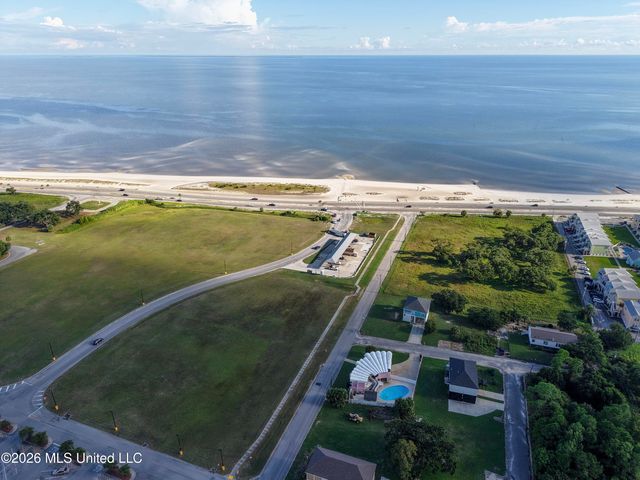1560 E Second Street, Pass Christian, MS 39571
