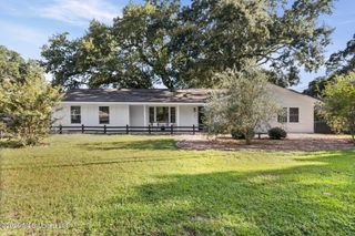 1560 E Second Street, Pass Christian, MS 39571