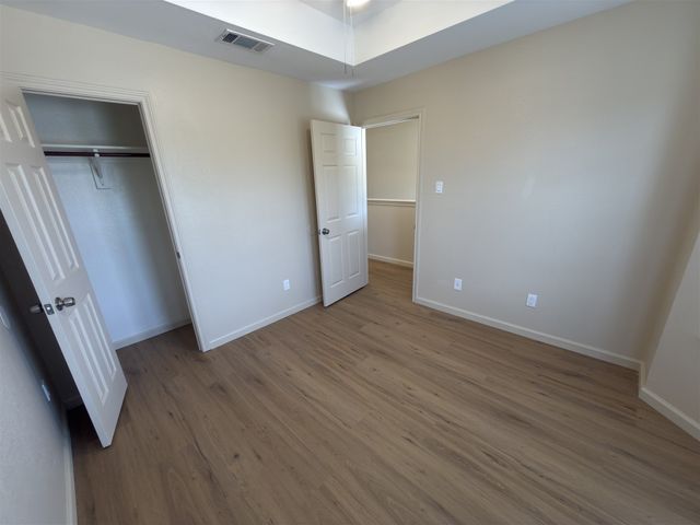 5607 Creekhollow Drive, Arlington, TX 76018