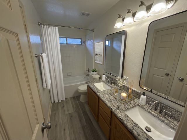 5607 Creekhollow Drive, Arlington, TX 76018