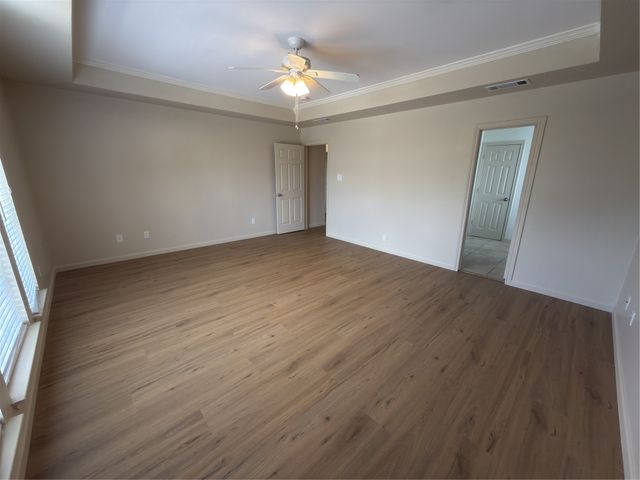 5607 Creekhollow Drive, Arlington, TX 76018