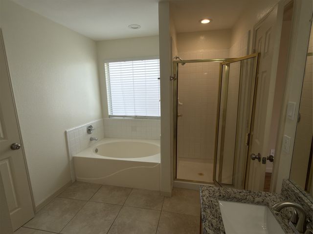 5607 Creekhollow Drive, Arlington, TX 76018