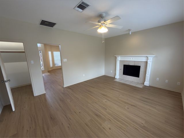5607 Creekhollow Drive, Arlington, TX 76018