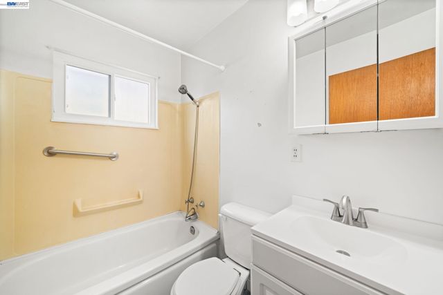 1758 Via Lobos, San Lorenzo, CA 94580