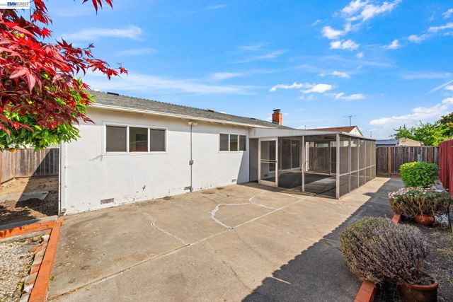 1758 Via Lobos, San Lorenzo, CA 94580